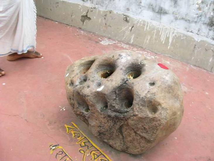 Knee Cap of Bakusura_0.jpg