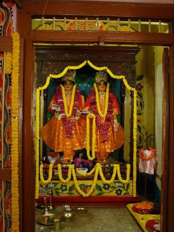SriSri_Gaura-Gadadhara_Champahatti_01.JPG