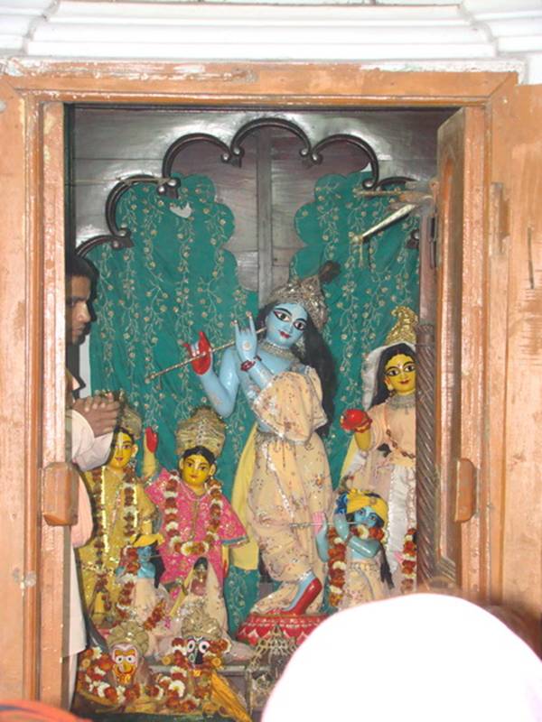 Sarangapani-Sri Sri Madana-Gopal Deities_01.jpg
