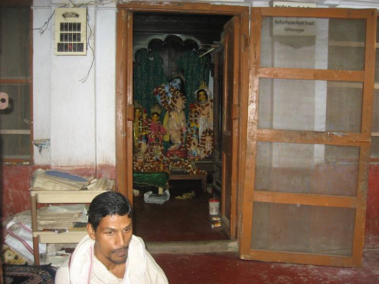 Sri Sri Madana-Gopal Deities_02.JPG